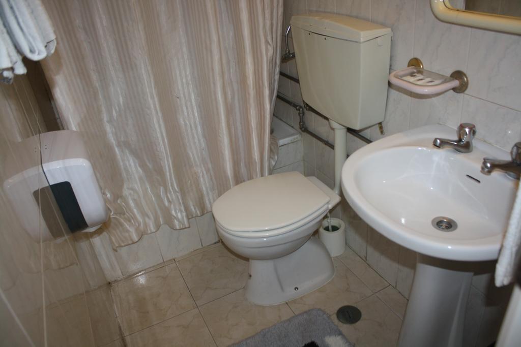 Pensao Residencial Estrela Do Mondego Hotel ลิสบอน ภายนอก รูปภาพ