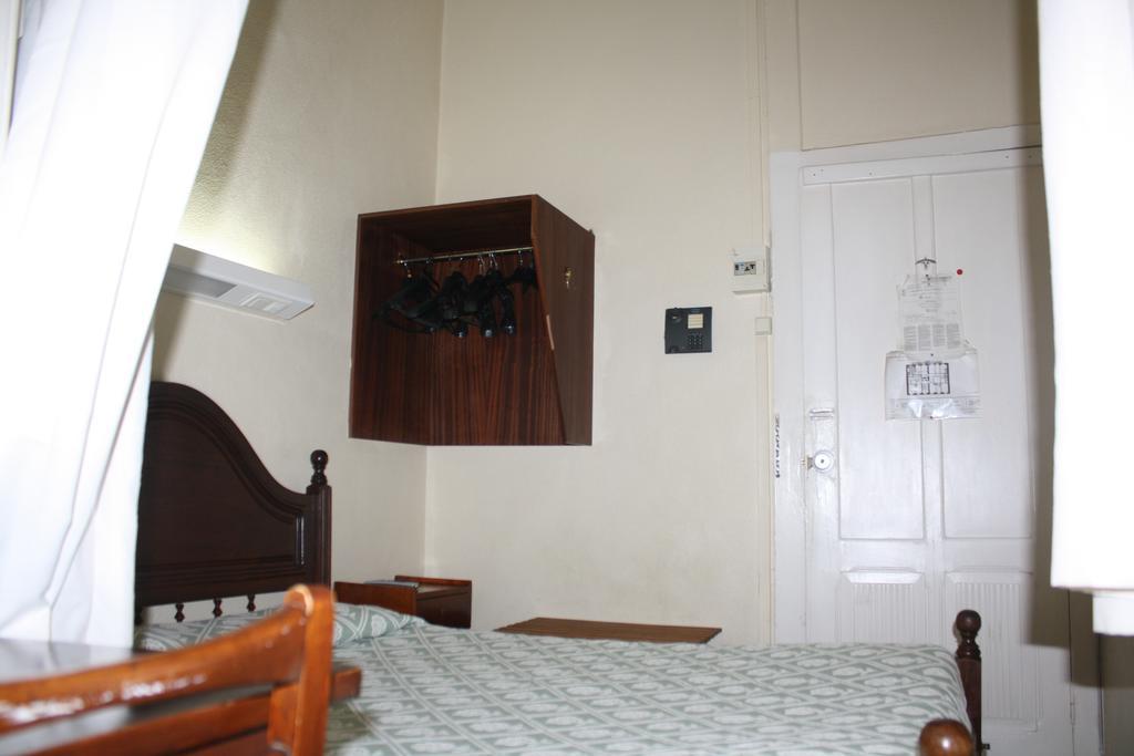 Pensao Residencial Estrela Do Mondego Hotel ลิสบอน ห้อง รูปภาพ