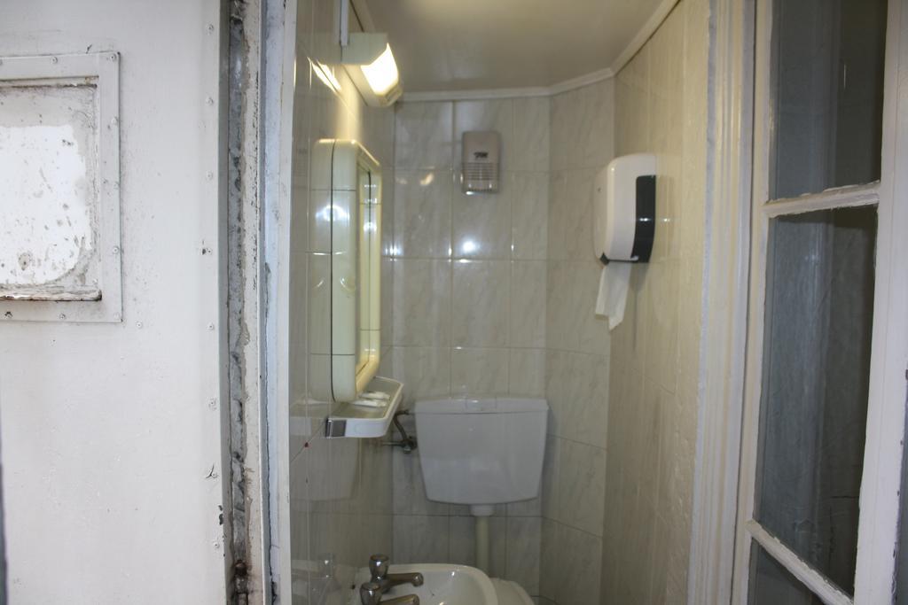 Pensao Residencial Estrela Do Mondego Hotel ลิสบอน ห้อง รูปภาพ